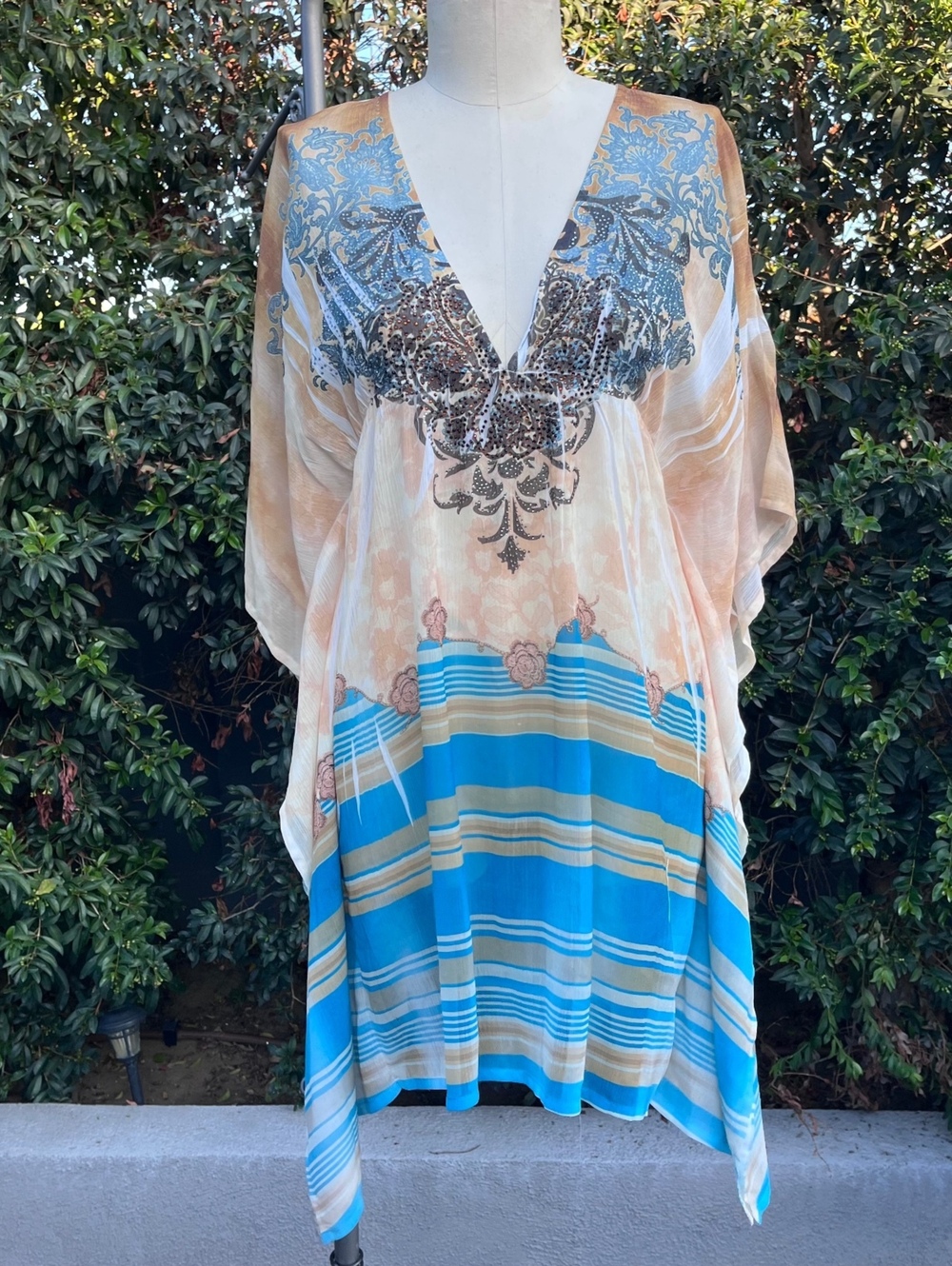 NWT Boho Chic Los Angeles Embellished Tunic Top Blue Peach Floral Caftan Small